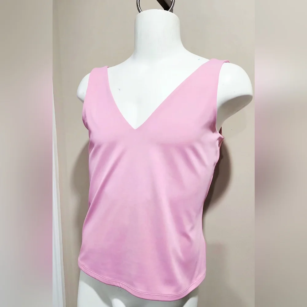 NWT Express Body Contour High Compression Double V-Neck Tank Size XL - Picture 3 of 11